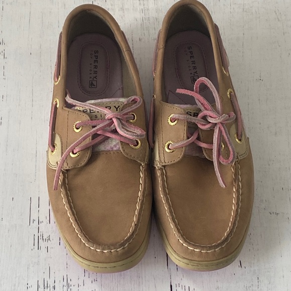 Sperry - Picture 1 of 8